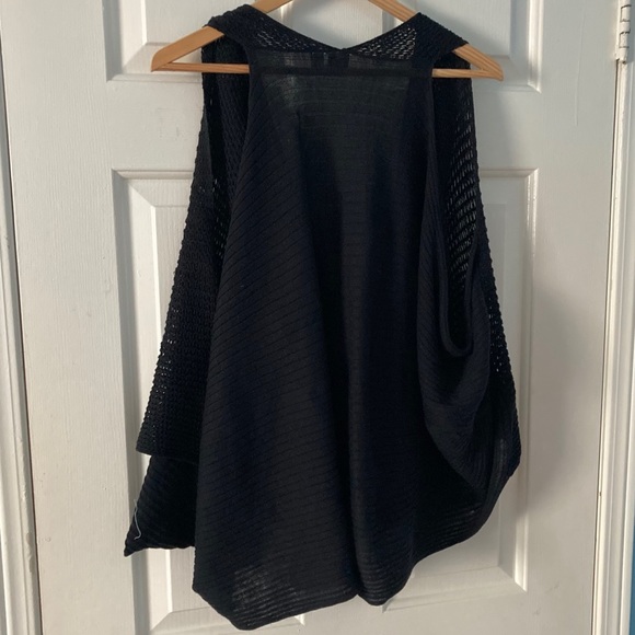 Roxy Black flowy crocheted top - one size - Picture 2 of 3